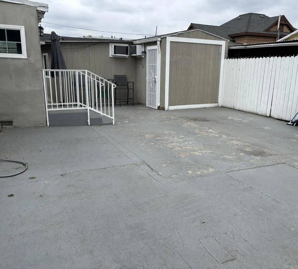 4905 Morgan Avenue, Los Angeles