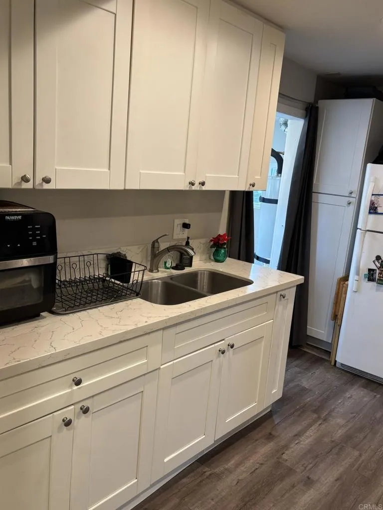 4905 Morgan Avenue, Los Angeles