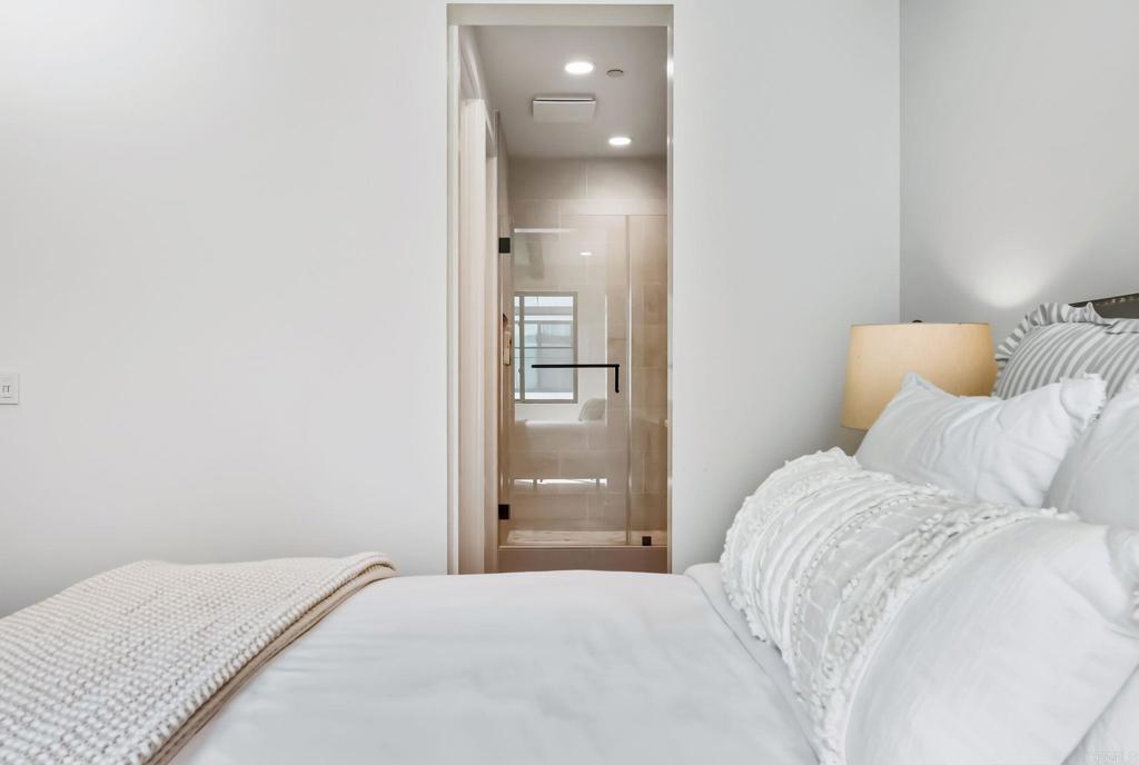 1400 Anacona Place 105