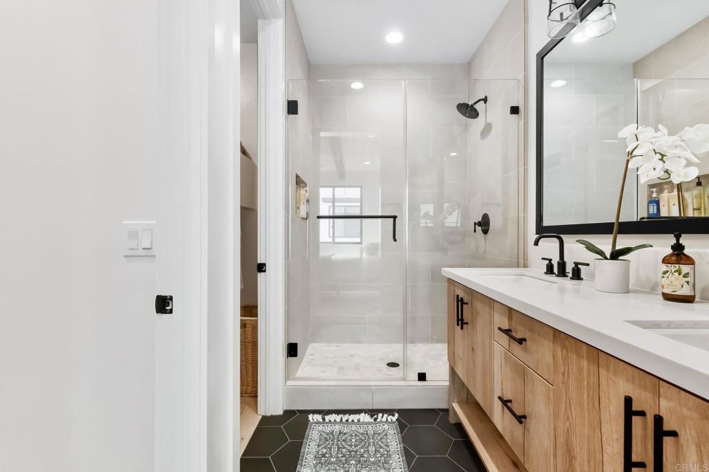 1400 Anacona Place 105