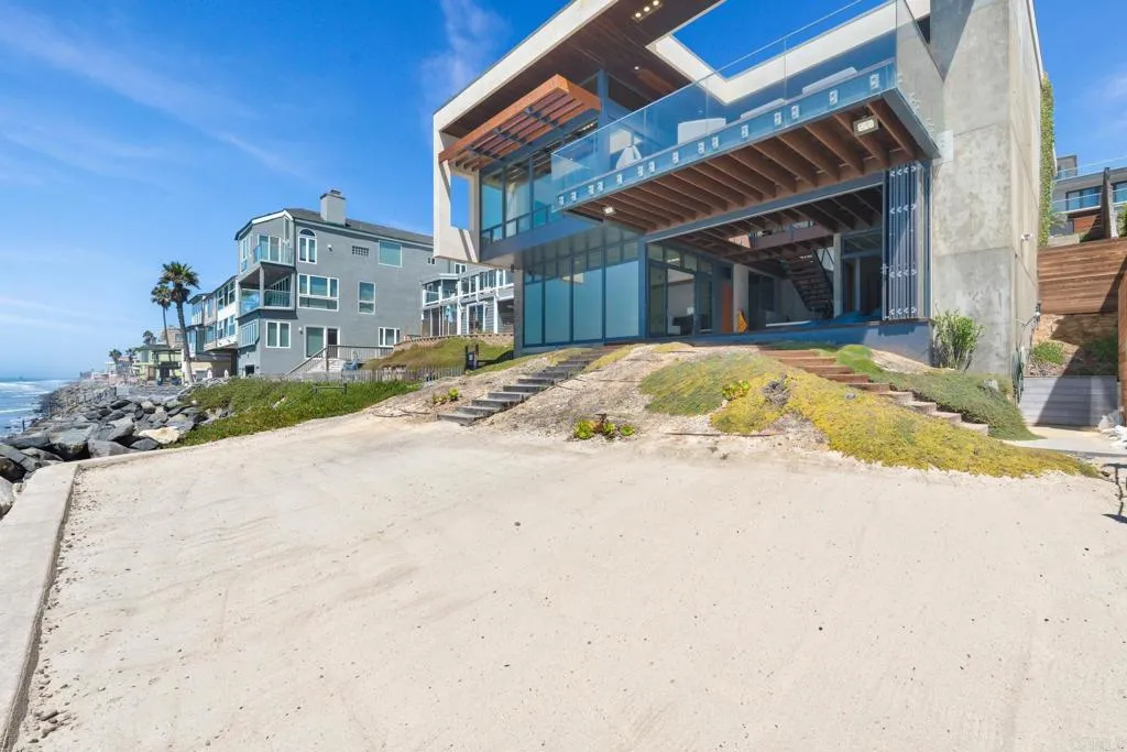 1909 S Pacific Street, Oceanside