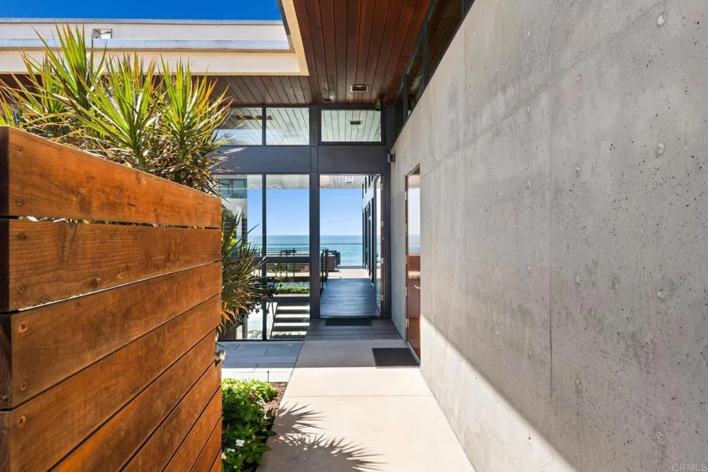 1909 S Pacific Street, Oceanside