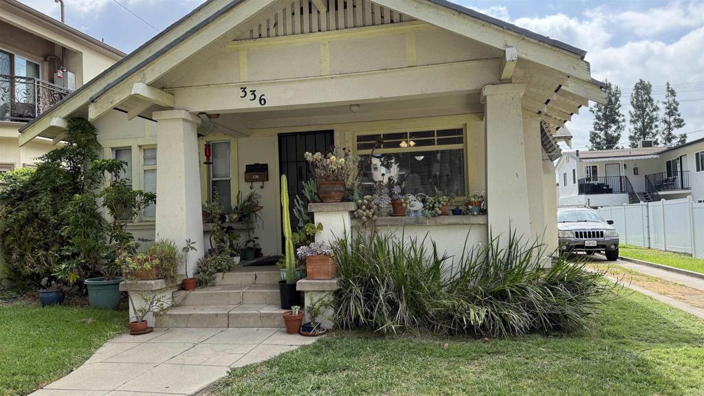 336 E Tujunga Avenue