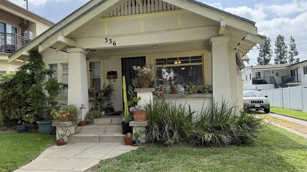 336 E Tujunga Avenue