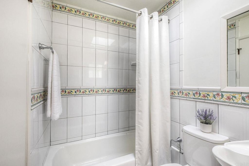 1639 Tamarack Avenue