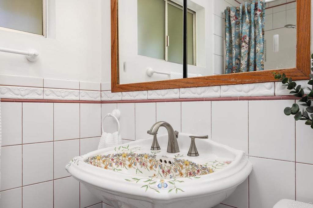 1639 Tamarack Avenue