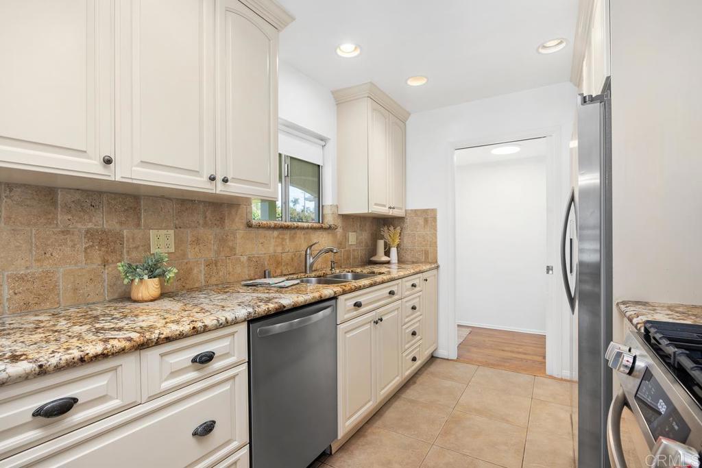 1639 Tamarack Avenue