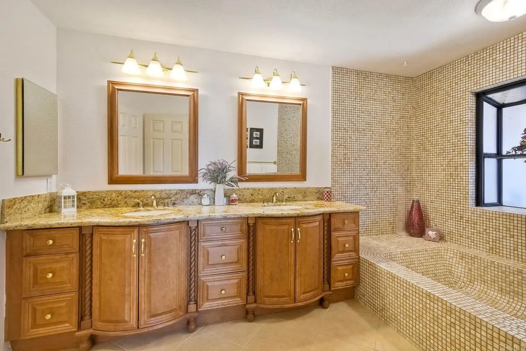 3829 Pinnacle Place, Escondido