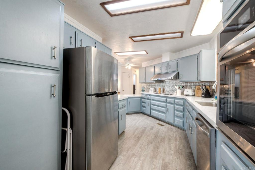 276 N El Camino Real 104