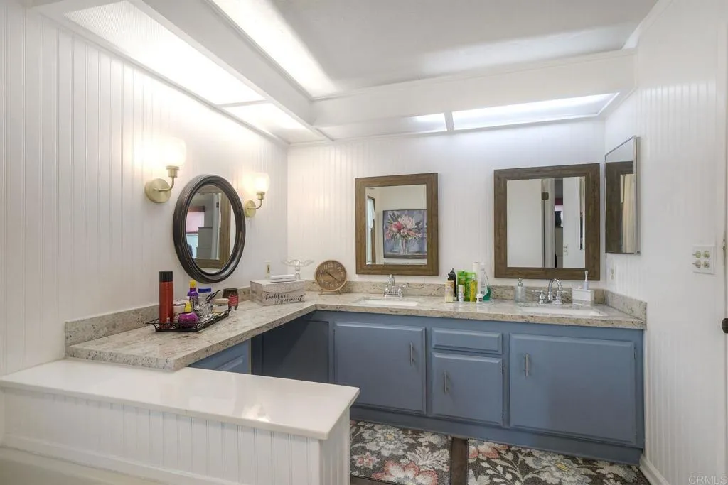 276 N El Camino Real Unit 104