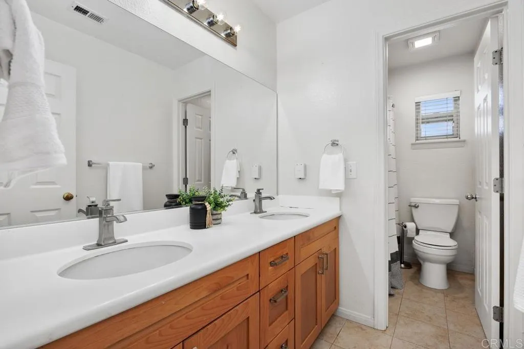 2027 Harmony Way, Vista