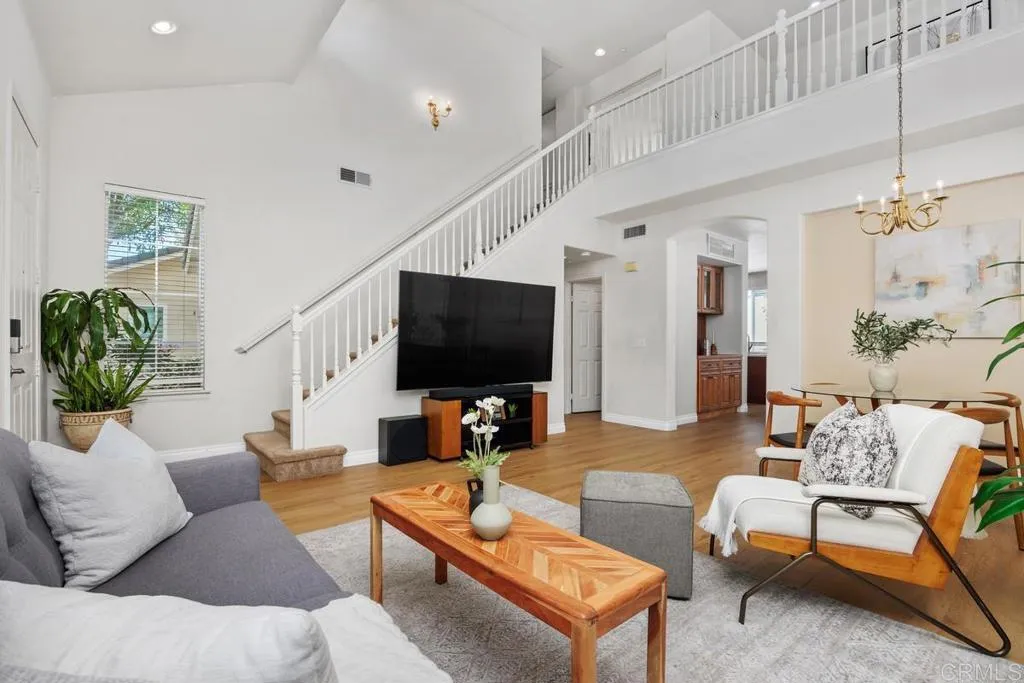 2027 Harmony Way, Vista