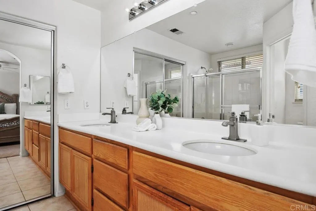 2027 Harmony Way, Vista