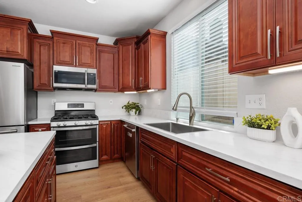 2027 Harmony Way, Vista