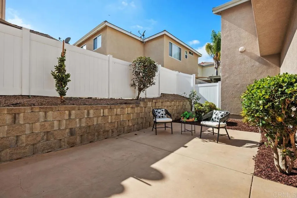 2027 Harmony Way, Vista