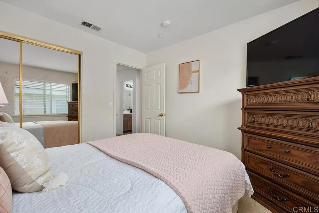 2027 Harmony Way, Vista