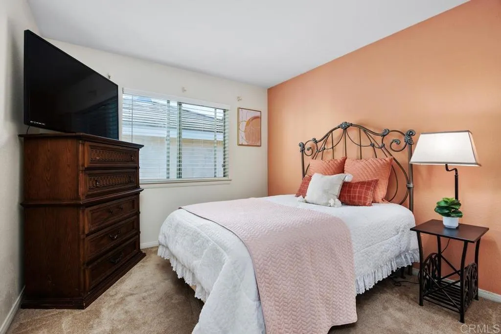 2027 Harmony Way, Vista