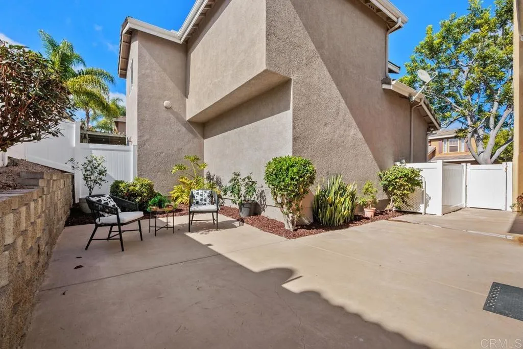 2027 Harmony Way, Vista