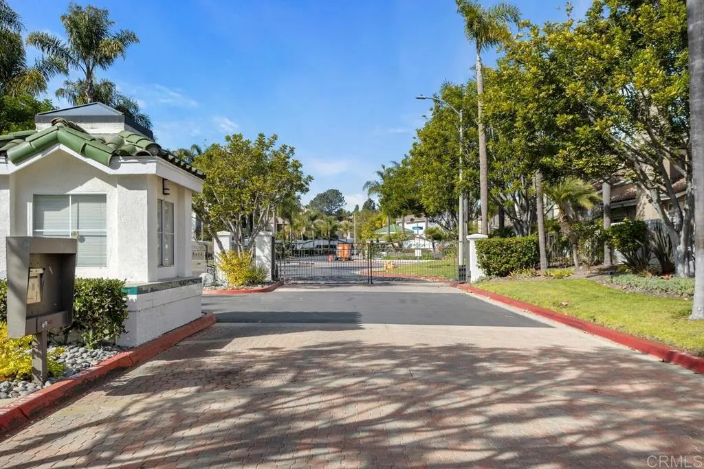 2027 Harmony Way, Vista