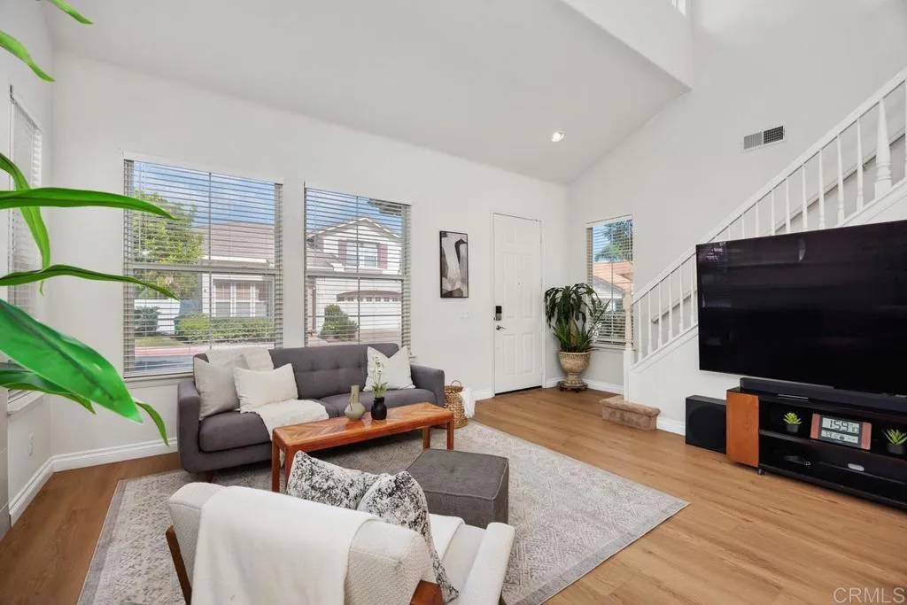 2027 Harmony Way, Vista