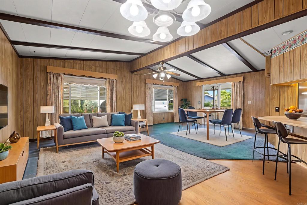 276 N EL CAMINO REAL 22