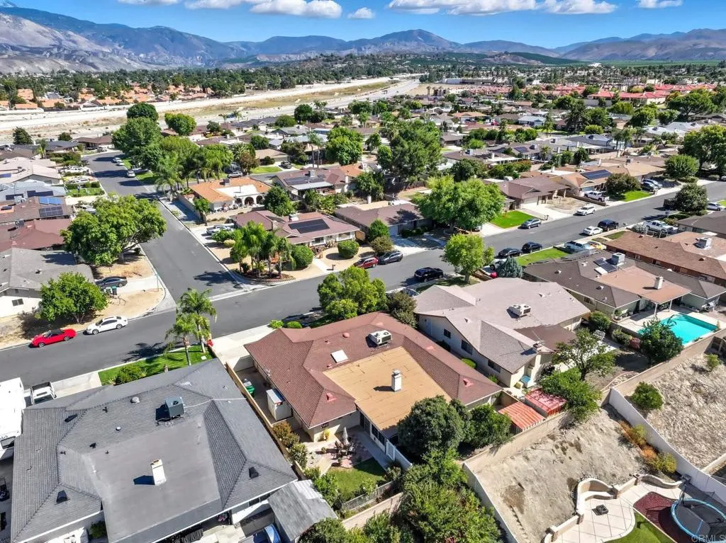 25295 Auld, Hemet