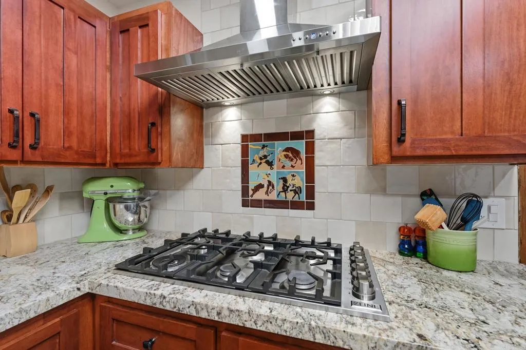 25295 Auld, Hemet