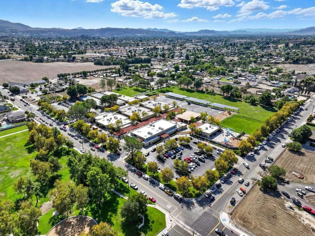 25295 Auld, Hemet