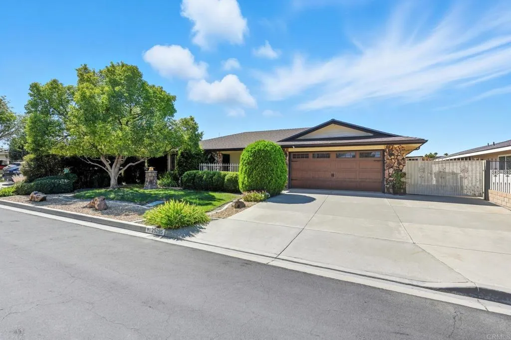 25295 Auld, Hemet