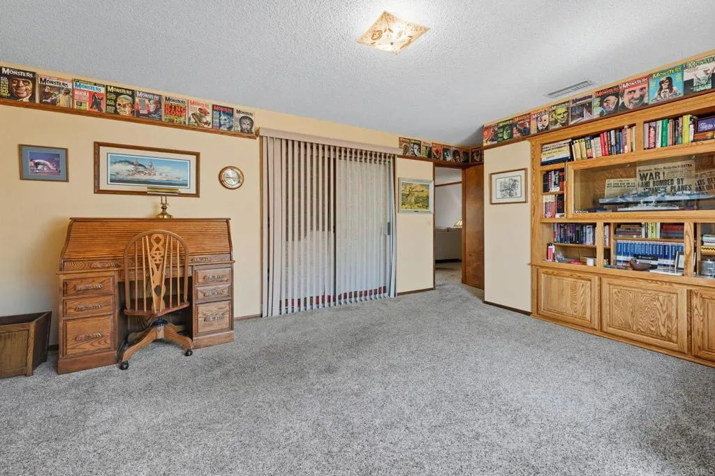 25295 Auld, Hemet
