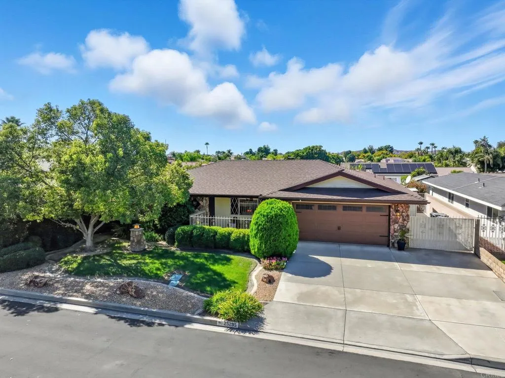 25295 Auld, Hemet