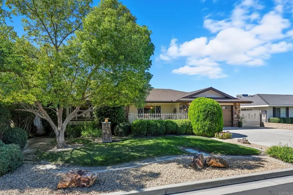 25295 Auld, Hemet
