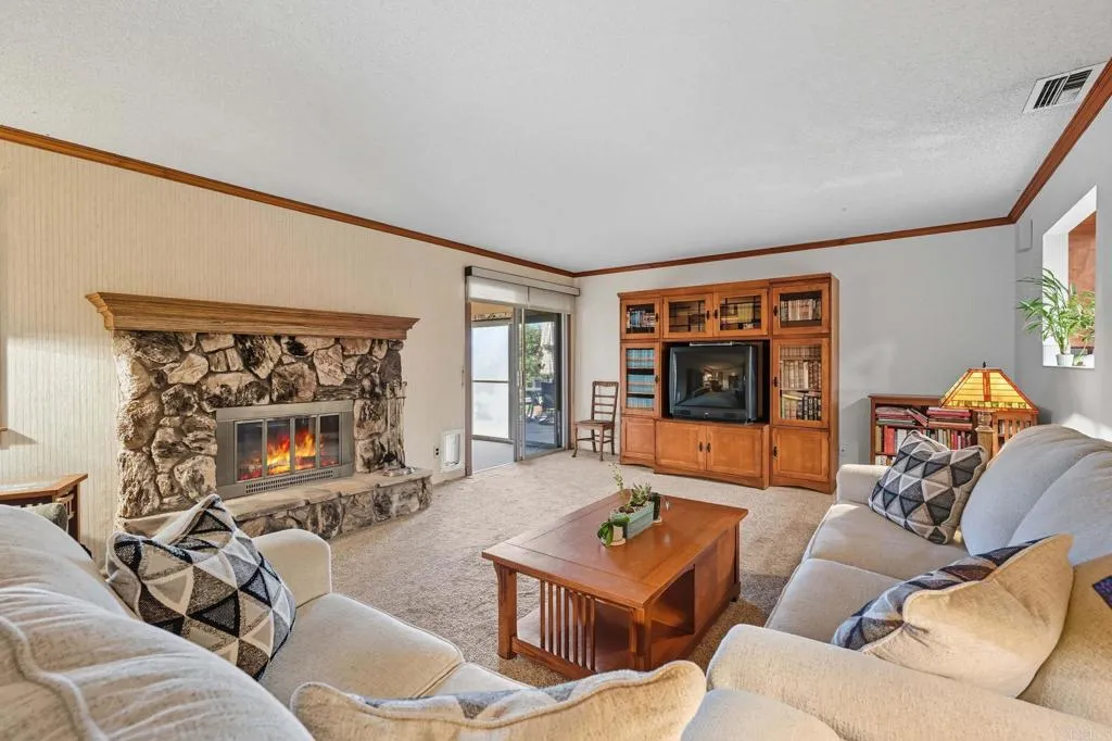 25295 Auld, Hemet