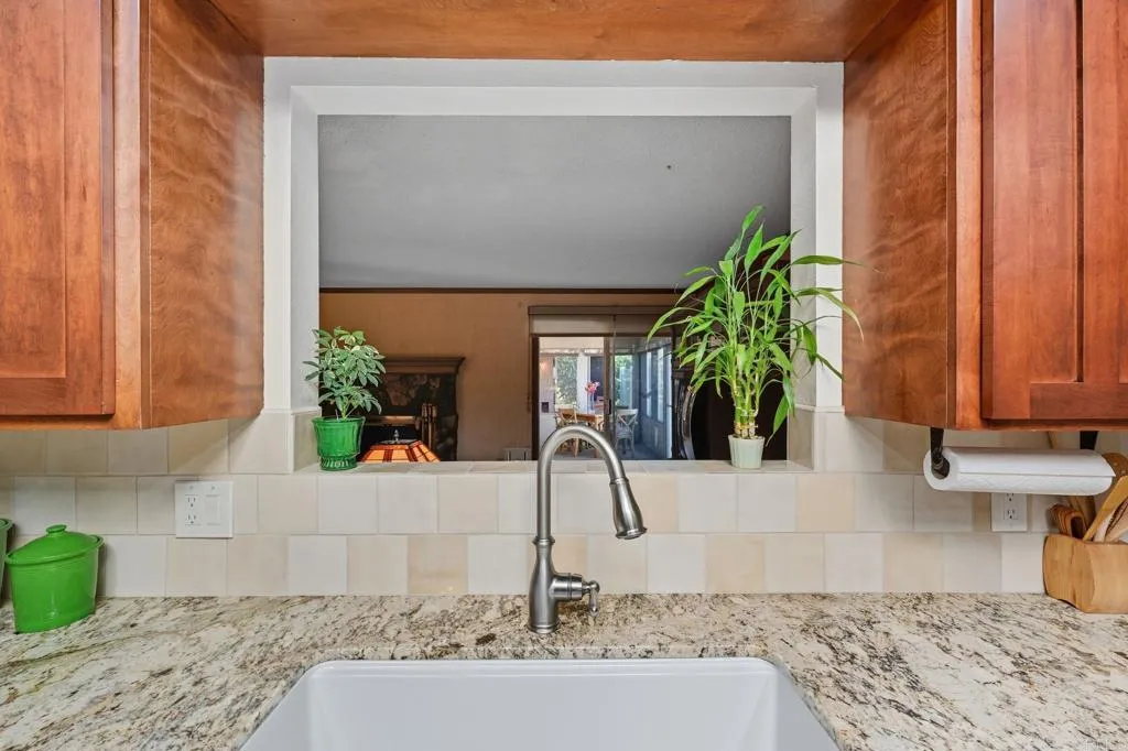 25295 Auld, Hemet