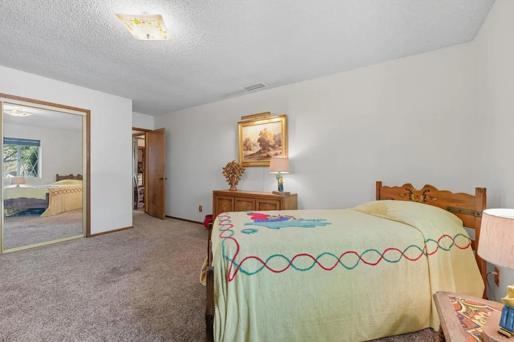 25295 Auld, Hemet