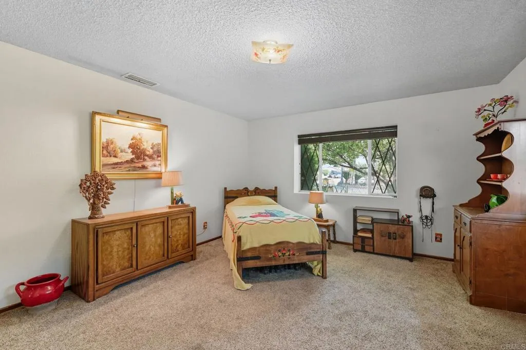 25295 Auld, Hemet