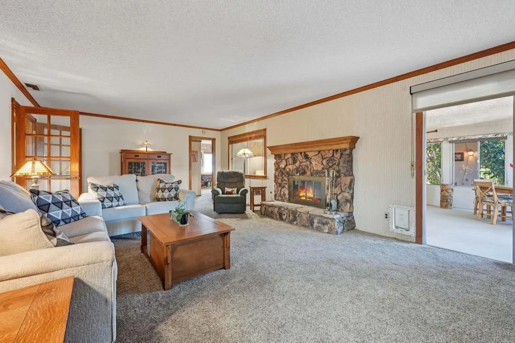 25295 Auld, Hemet