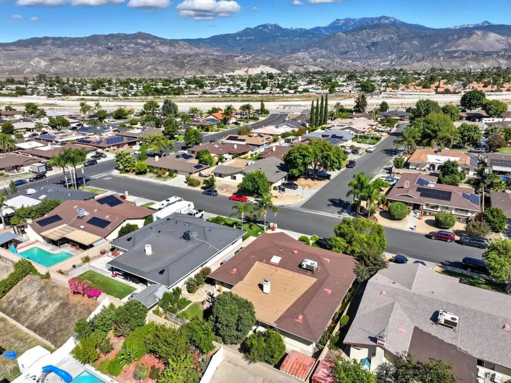 25295 Auld, Hemet