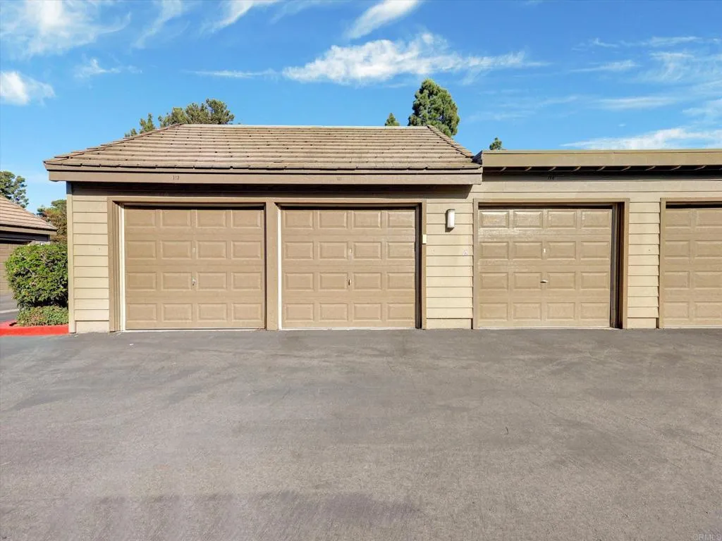 1091 Shadowridge Drive Unit 114, Vista Unit: 114