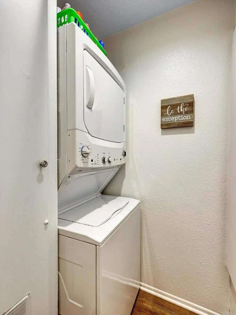 1091 Shadowridge Drive Unit 114, Vista Unit: 114