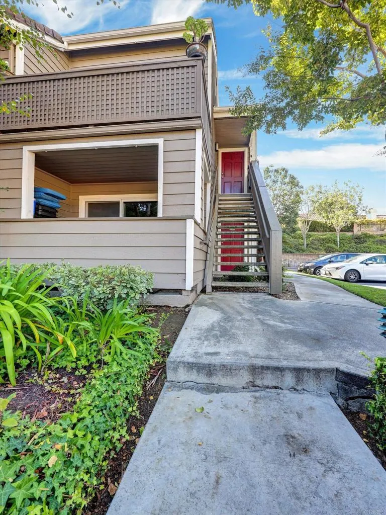 1091 Shadowridge Drive Unit 114, Vista Unit: 114