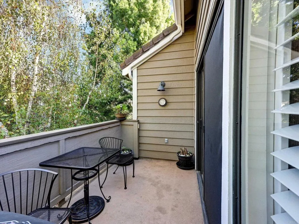 1091 Shadowridge Drive Unit 114, Vista Unit: 114
