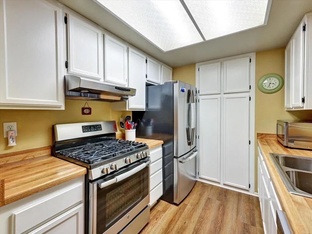 1091 Shadowridge Drive Unit 114, Vista Unit: 114