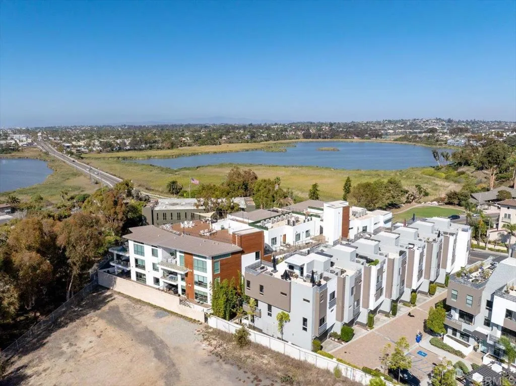 2517 State Street, Carlsbad