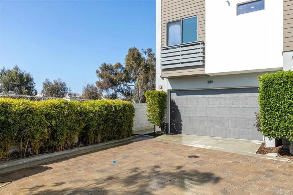 2517 State Street, Carlsbad