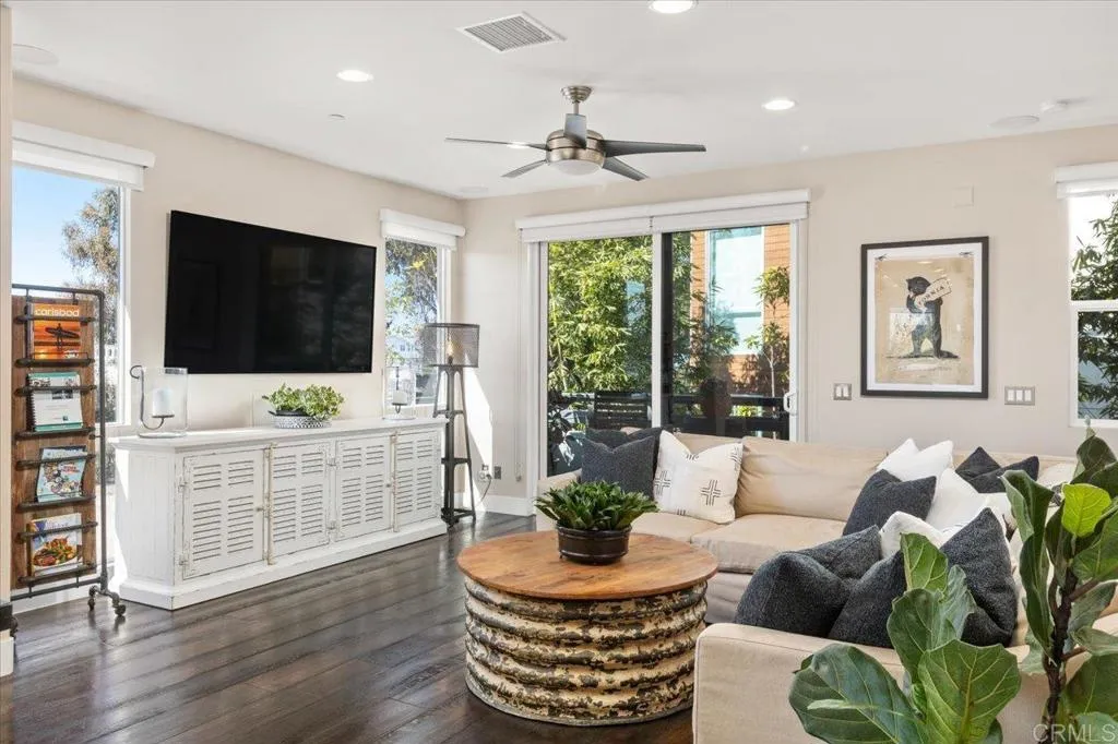 2517 State Street, Carlsbad