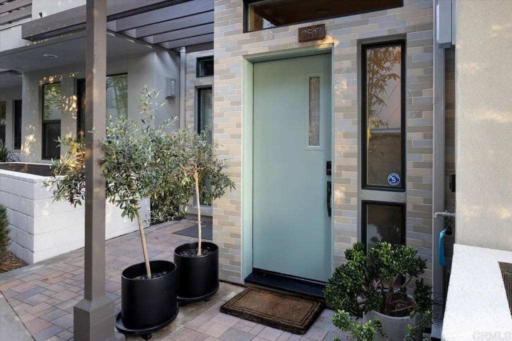 2517 State Street, Carlsbad