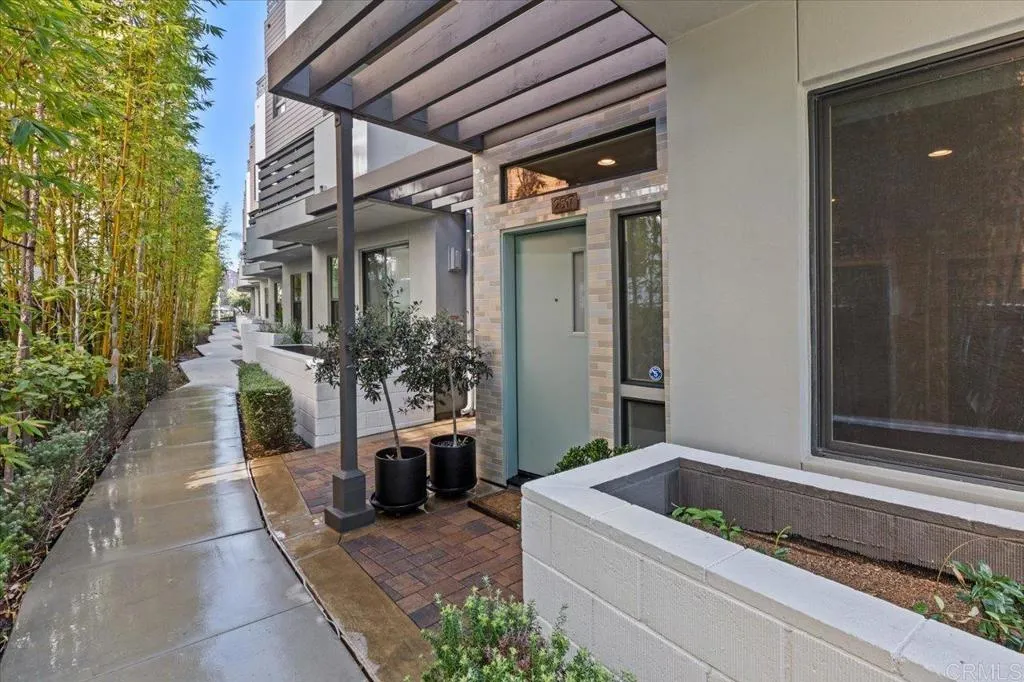 2517 State Street, Carlsbad