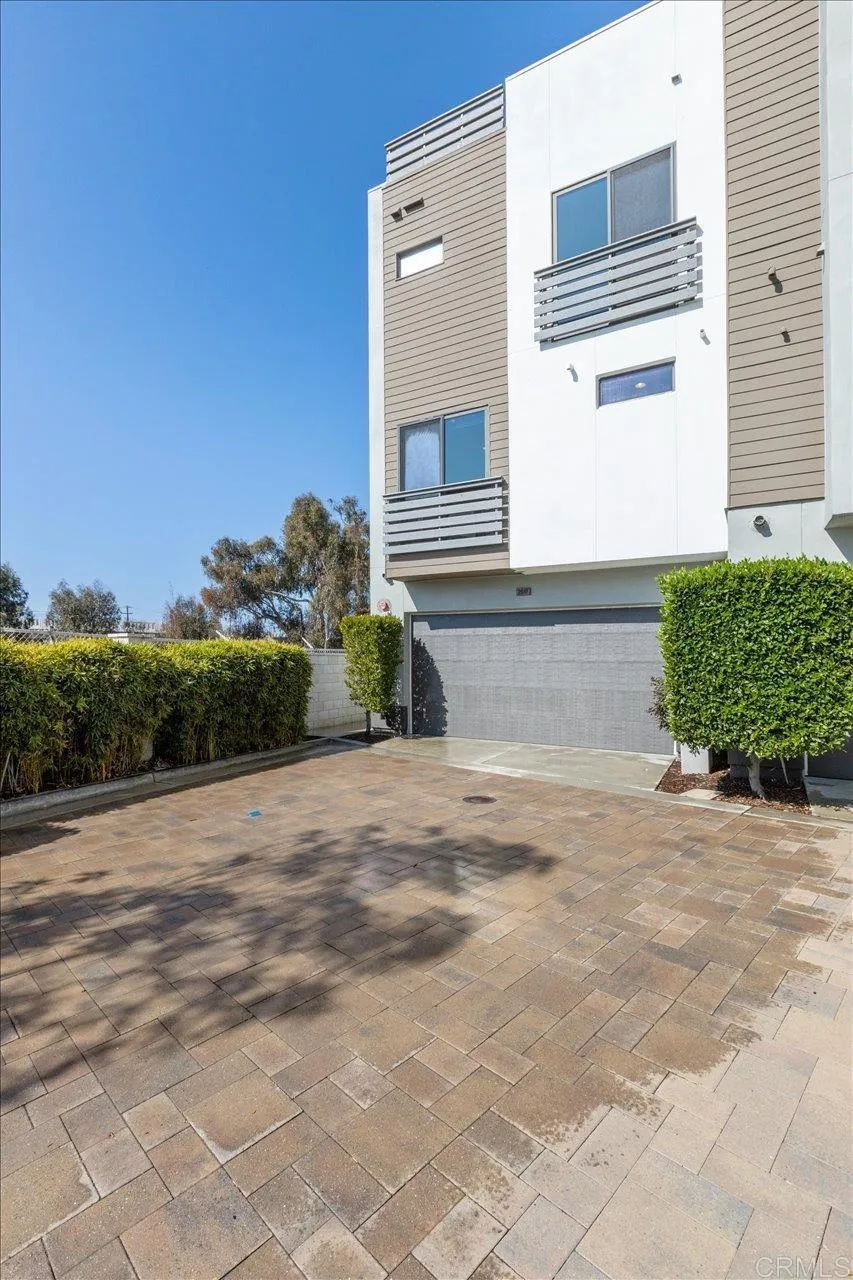 2517 State Street, Carlsbad