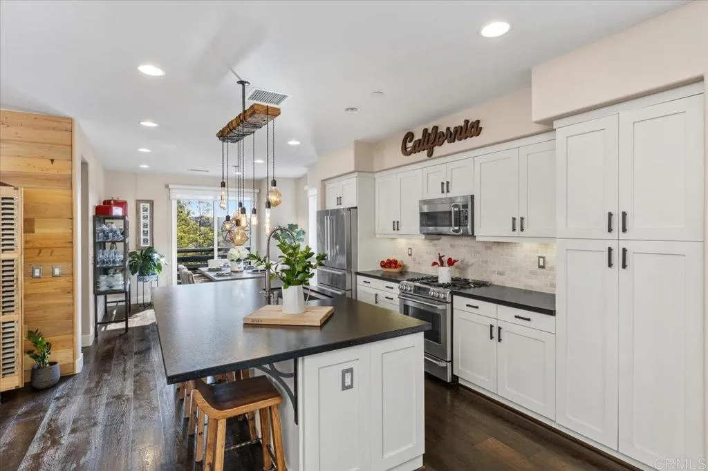 2517 State Street, Carlsbad